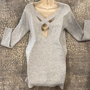 MINKPINK LONG GRAY OPENED BACK SWEATER WITH CRISS CROSS BACK